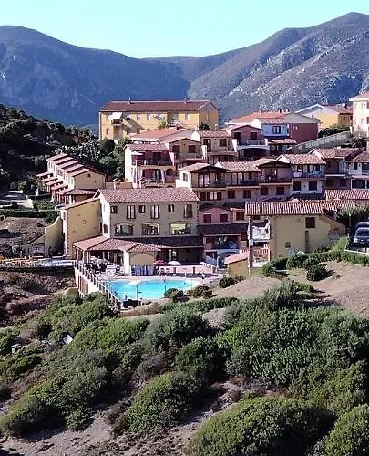 L'estasi Tanca Piras A Bordo Piscina Con Vista Mare Dom wakacyjny *